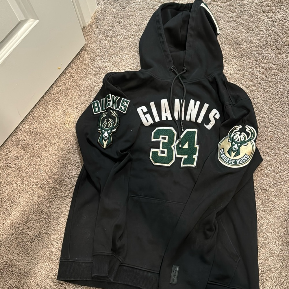 Custom Milwaukee Bucks Giannis hoodie, rare one of a kind🔥🔥🔥